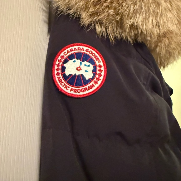 Canada Goose Women's Navy Blue Puffer Coat - Picture 3 of 10